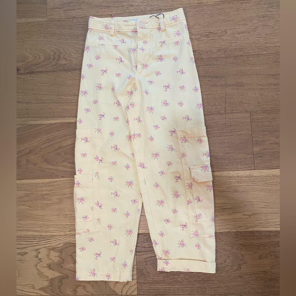Zara girls yellow floral cargo pants. So cute! Size 11-12 NWOT